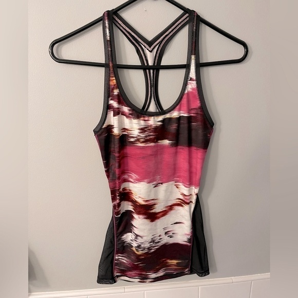 Lululemon Top Size 4- Excellent Condition - Picture 1 of 4